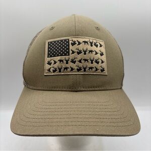 Columbia PHG Game Flag Men’s Mesh Ball Flexfit Large/X-Large Tan Trucker Cap